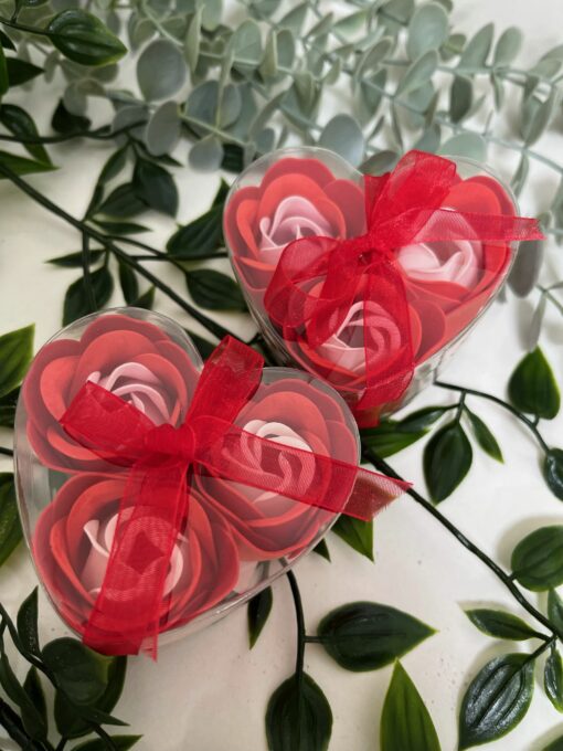 Set de 3 flores de Jabón corazon rojo