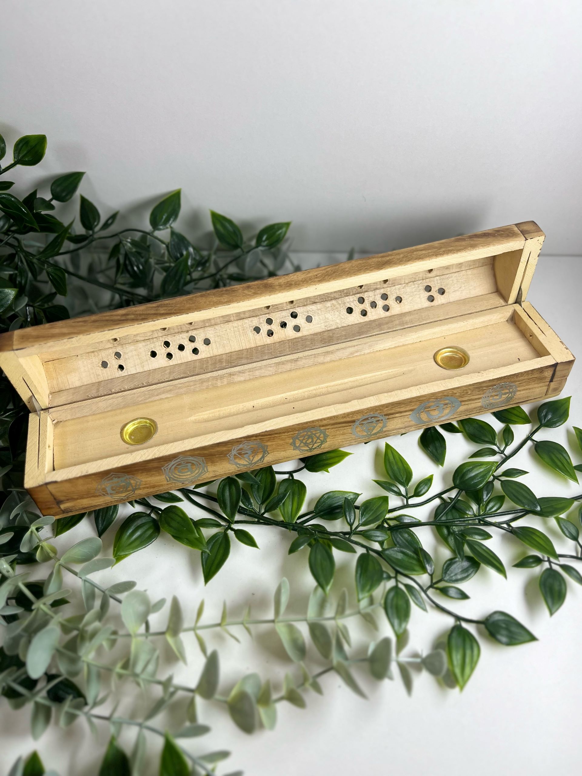 Baúl incensario caja madera chakras