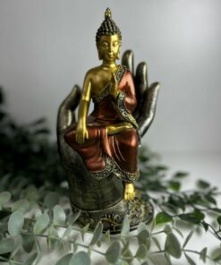 Buda sentado mano